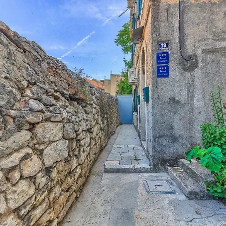 With Balcony Apartamento *